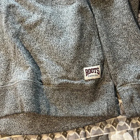 2 Roots Sweaters - small& medium - Picture 4 of 6